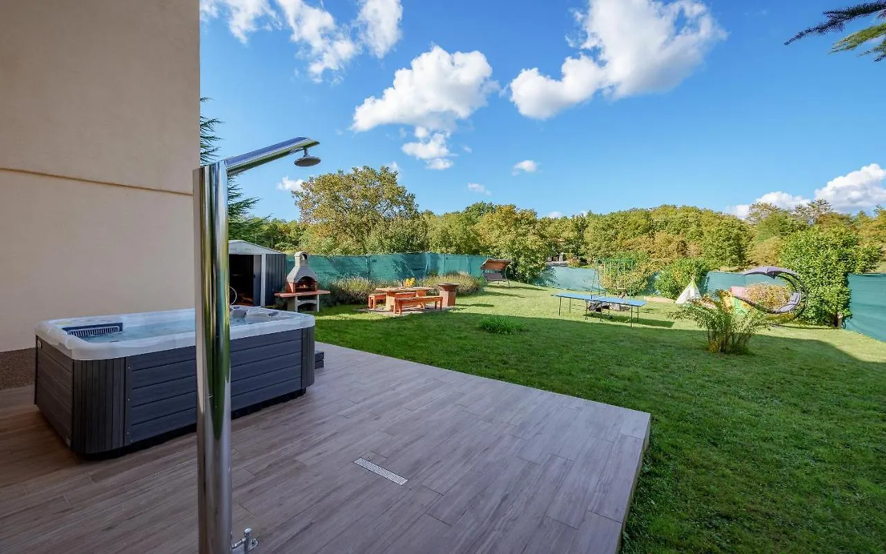 Apartman Giovi Pazin
