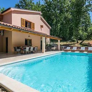 Tila Comfortable Holiday Pazin